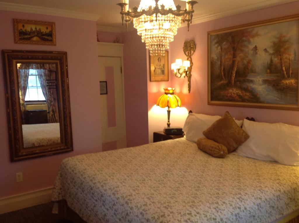 بروفينس The Bradford Carver Guest House الغرفة الصورة