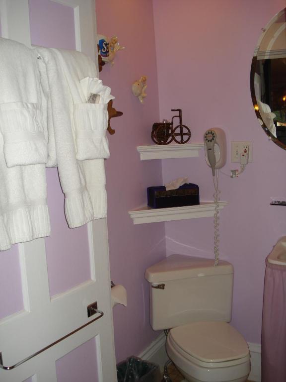 بروفينس The Bradford Carver Guest House الغرفة الصورة