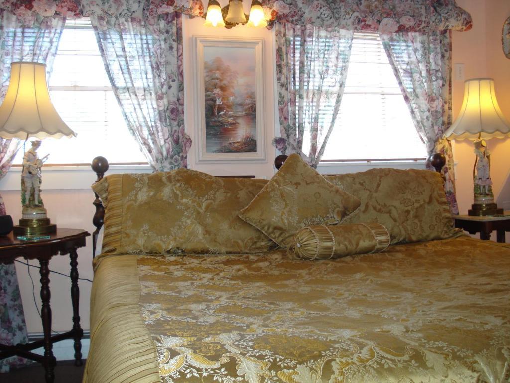 بروفينس The Bradford Carver Guest House الغرفة الصورة